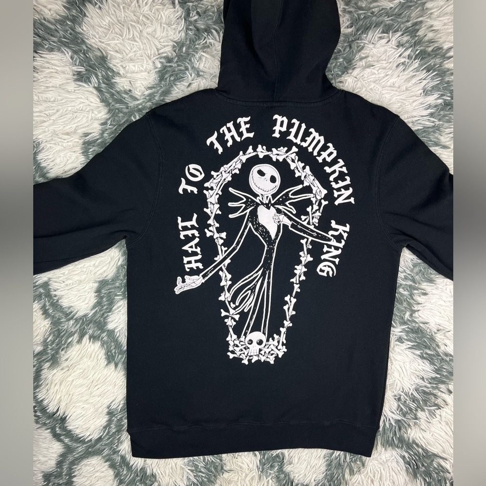 Disney's Tim Burton'sNightmare Before Christmas Men's Black Hoodie Sweater Sz L - Picture 10 of 10